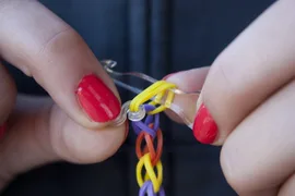 Starter-Kit:1 Loom-Schablone+ 300 Bd.multicolor+ 12 S-Clips - Bild 2